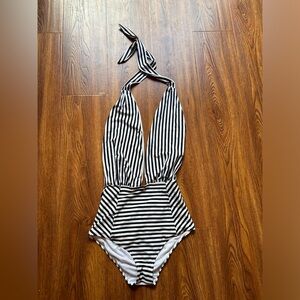 cupshe one piece swimsuit - large